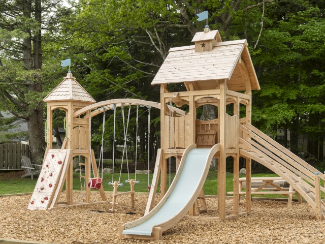 Spruce Point Inn