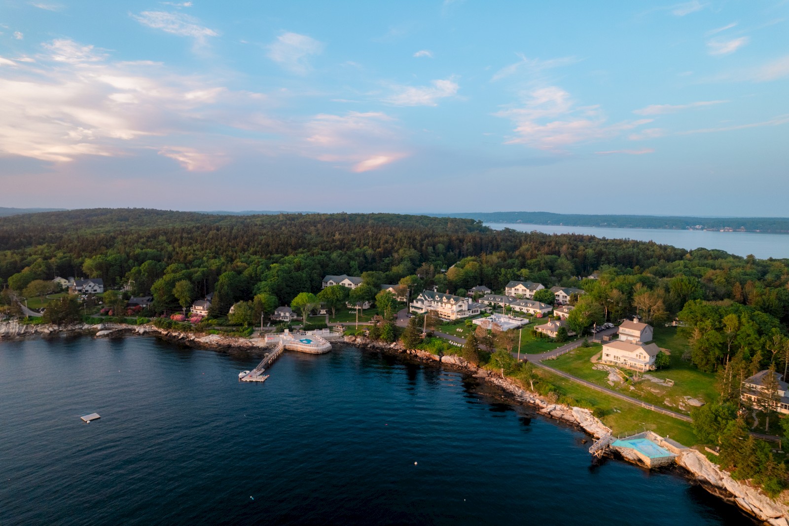 Spruce Point Inn