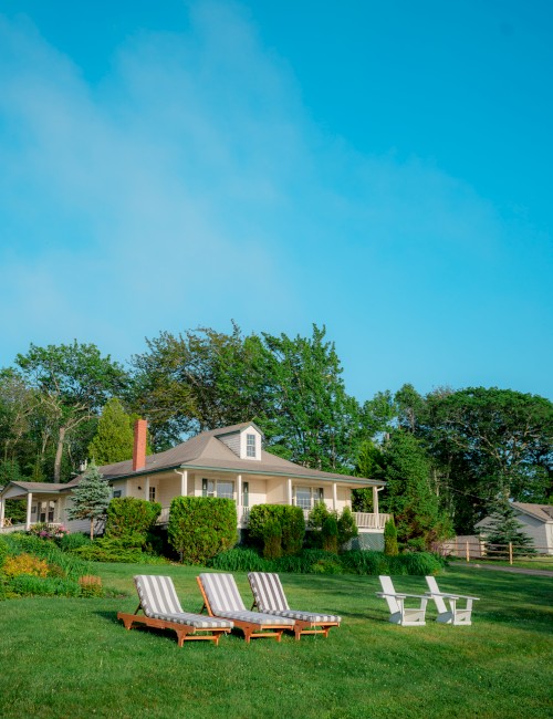 Spruce Point Inn