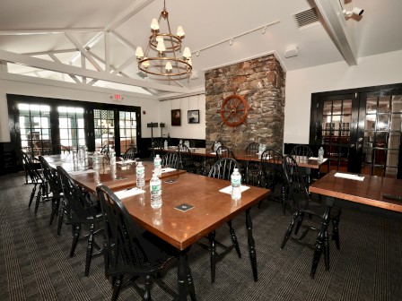 Spruce Point Inn