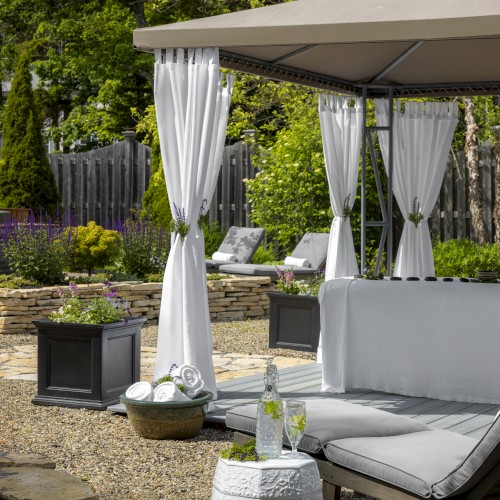 Spruce Point Inn