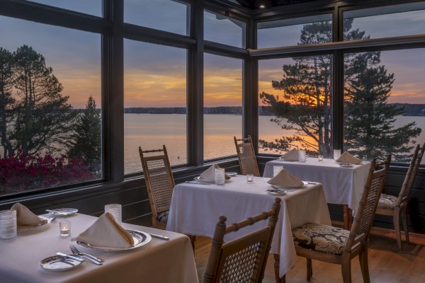 Spruce Point Inn
