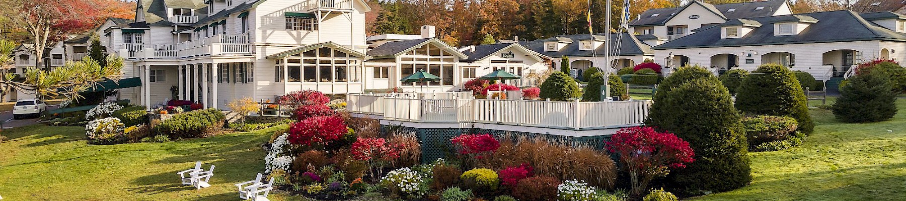 Spruce Point Inn